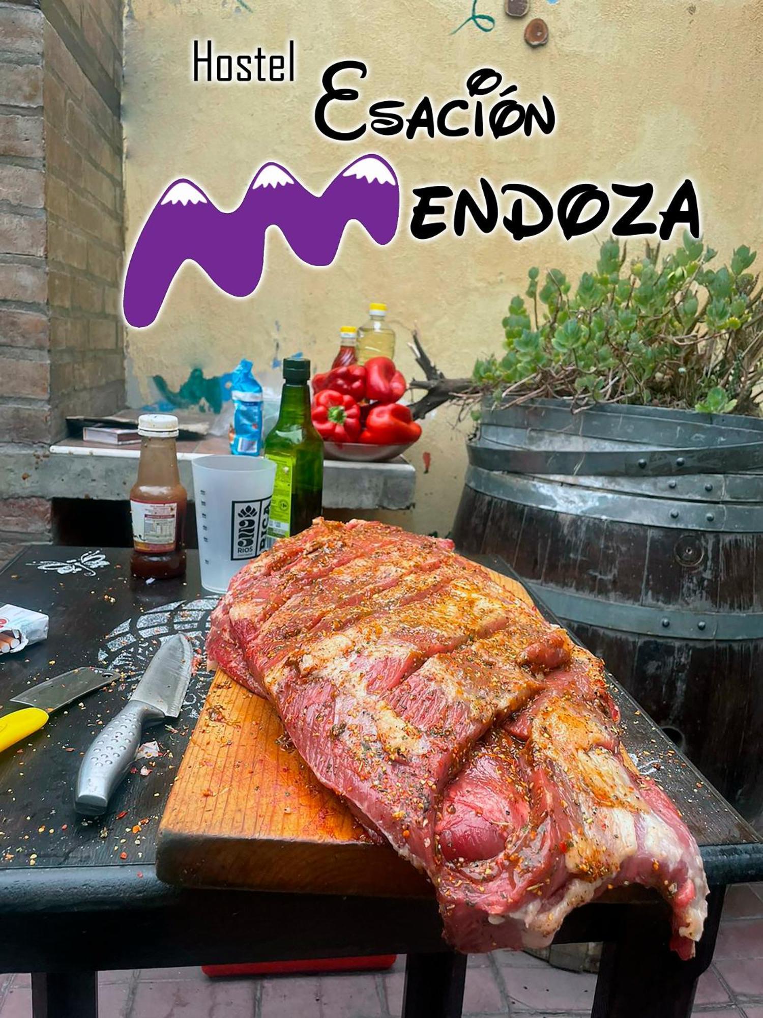 Hostel Estacion Mendoza Esterno foto