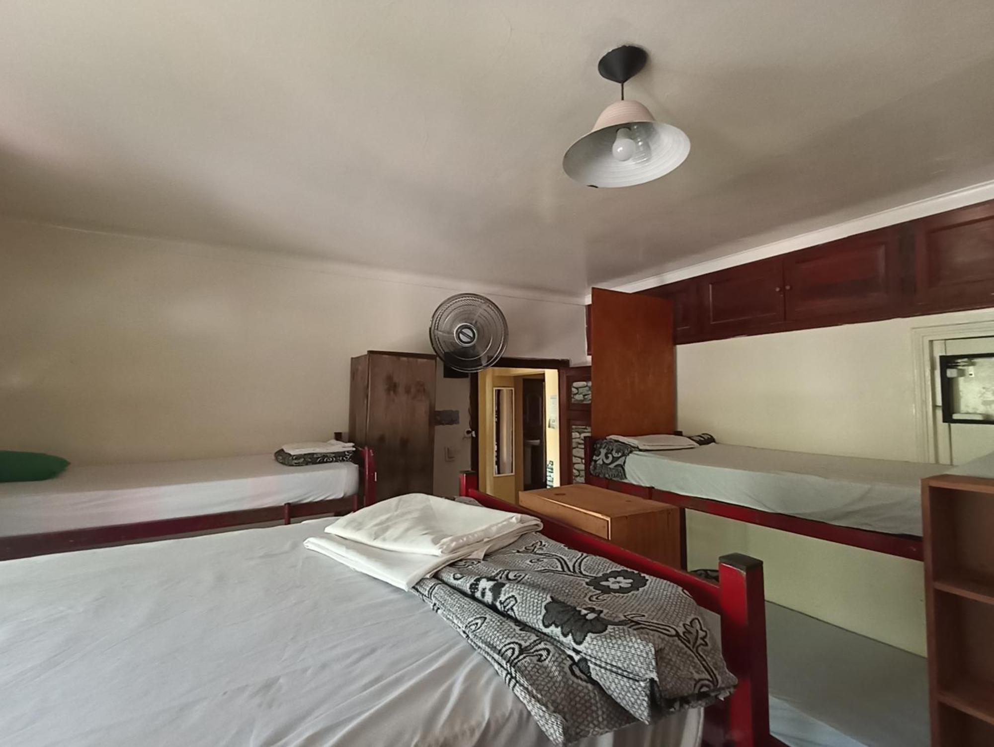 Hostel Estacion Mendoza Esterno foto