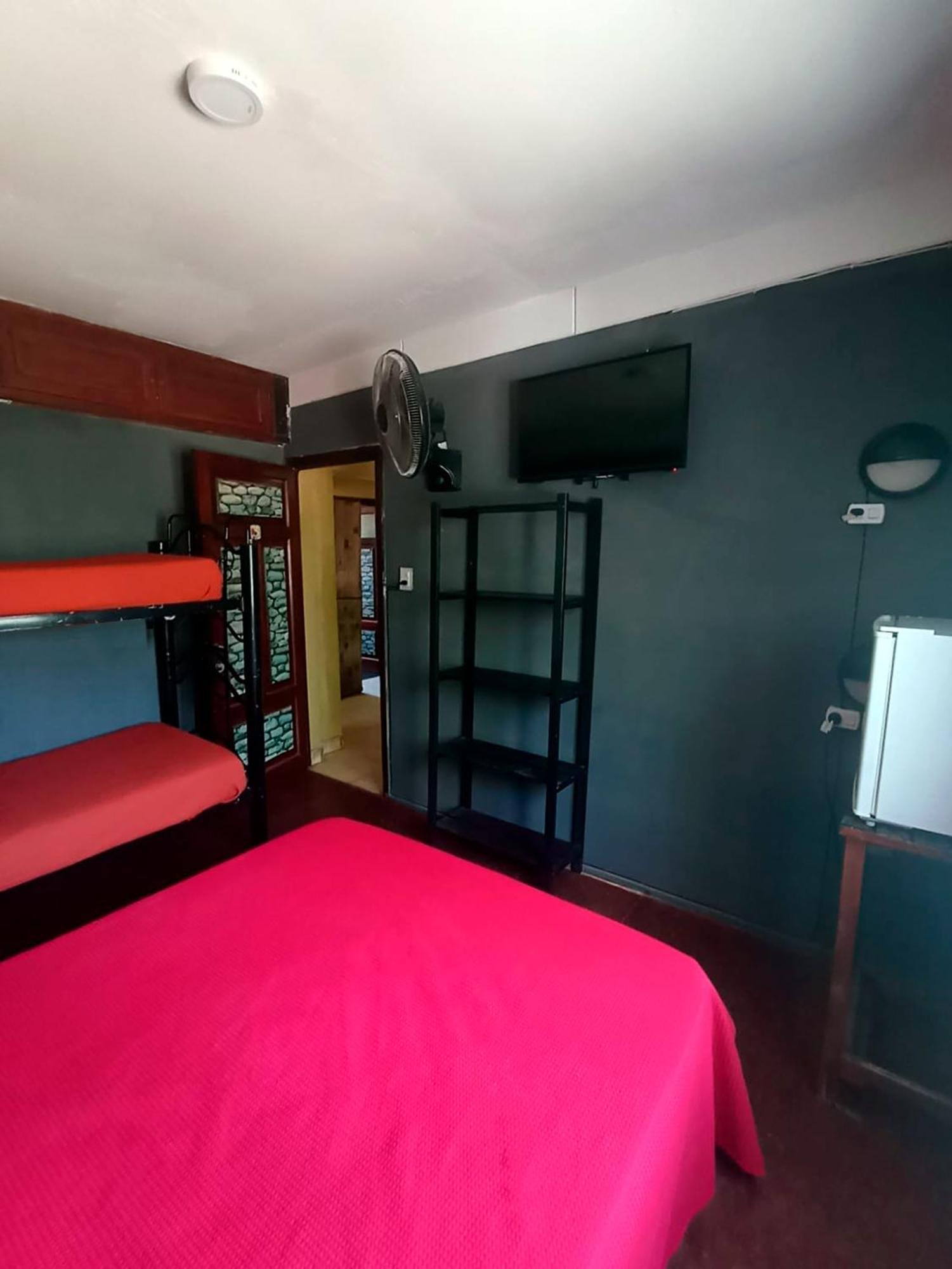 Hostel Estacion Mendoza Esterno foto
